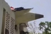 荆门印度一波音787客机坠毁机上242人、地面5名学生遇难！我驻印度使馆：机上无中国籍乘客